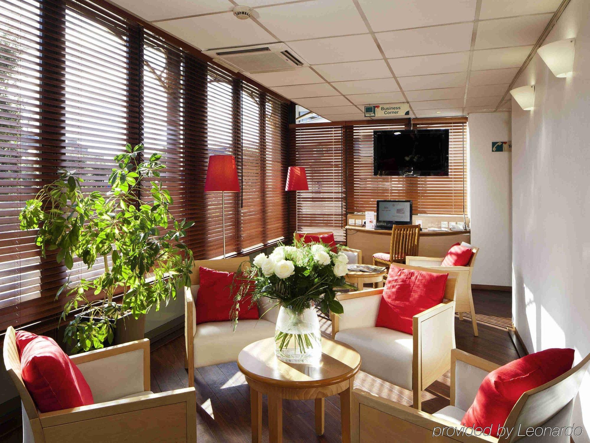 Ibis Styles Dinan Centre Ville Exterior foto